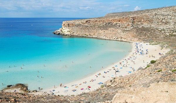 spiaggia conigli  lampedusa