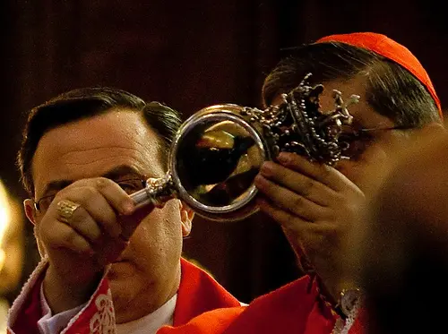 L'ampolla con il sangue di San Gennaro