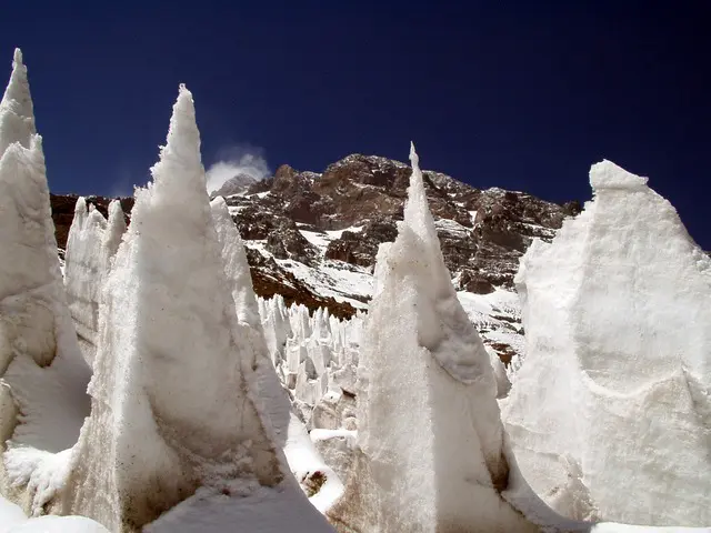 fenomeno penitentes ghiaccio