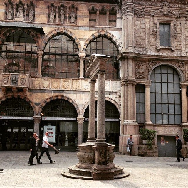 Loggia dei mercanti