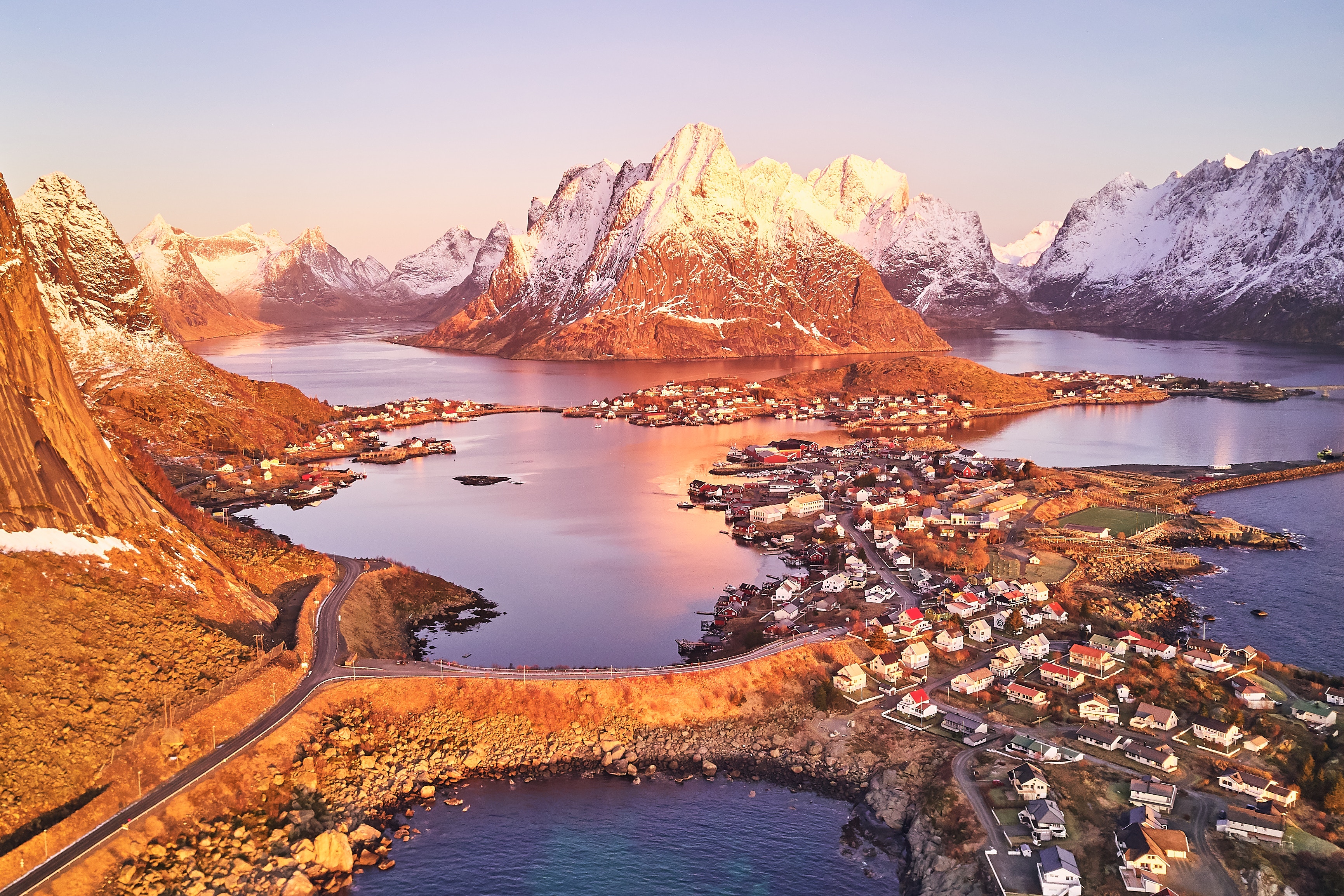 panoramica villaggio reine Norvegia
