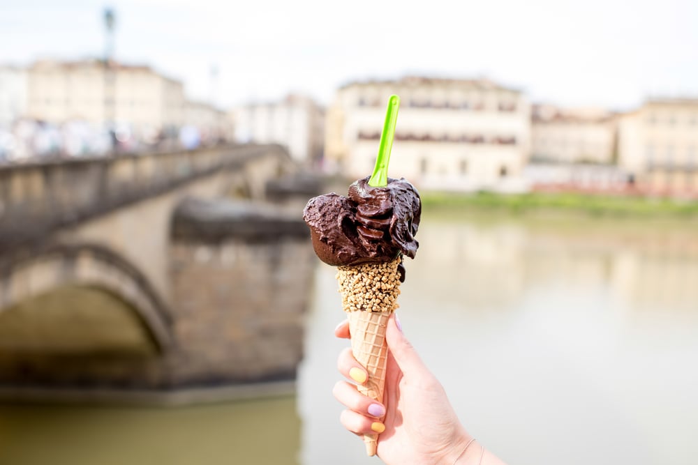 gelato al cioccolato con Firenze sullo sfondo