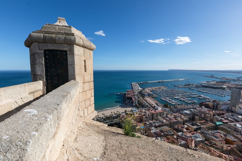 Castello di Santa Barbara Alicante torrione con vista sul mare