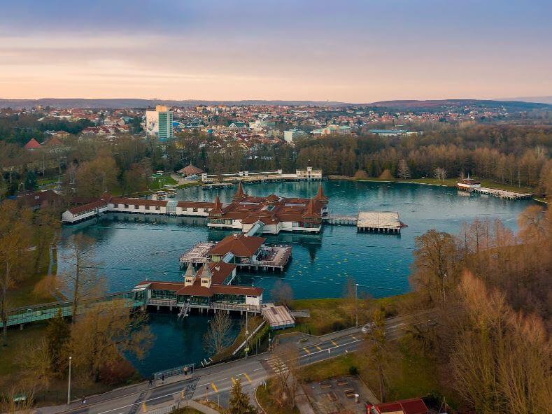 Lago Héviz, terme naturali a un'ora di macchina da Budapest