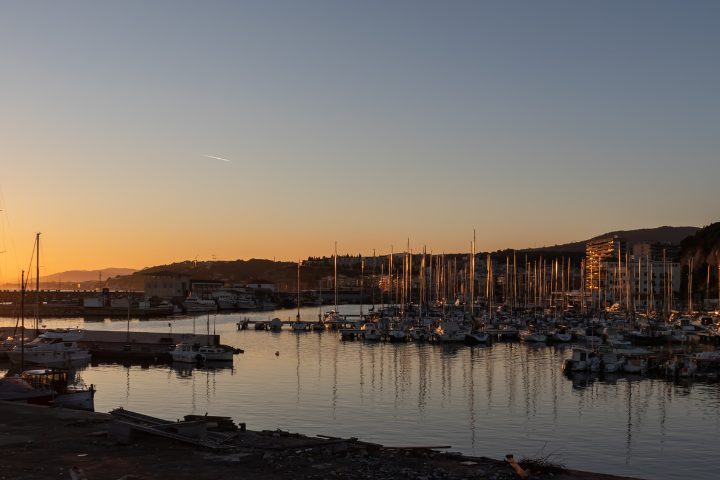 tramonto sulla costa di Arenys de Mar Catalogna Spagna