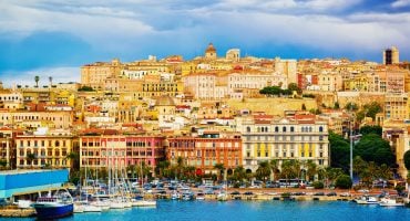 10 cose da fare a Cagliari: Tesori Sardi tra Antichità, Spiagge e Gastronomia