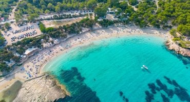La Playa d’en Bossa e altre 9 calette e spiagge uniche di Ibiza
