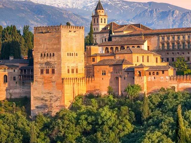 Prenota un volo + hotel per Granada con eDreams.it