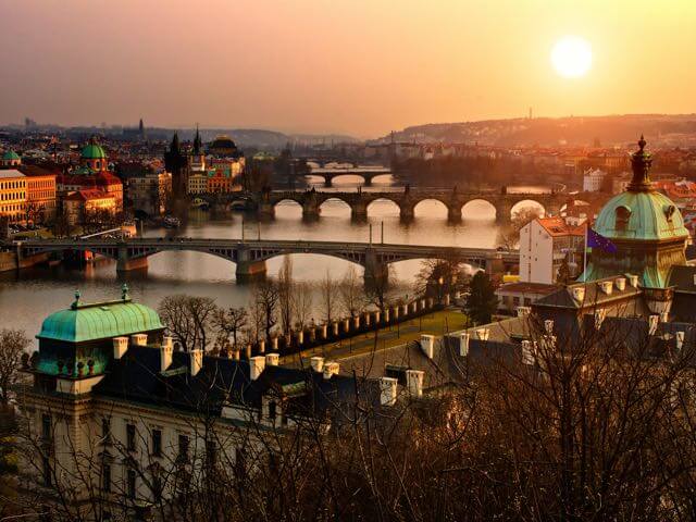 Prenota un volo + hotel per Praga con eDreams.it