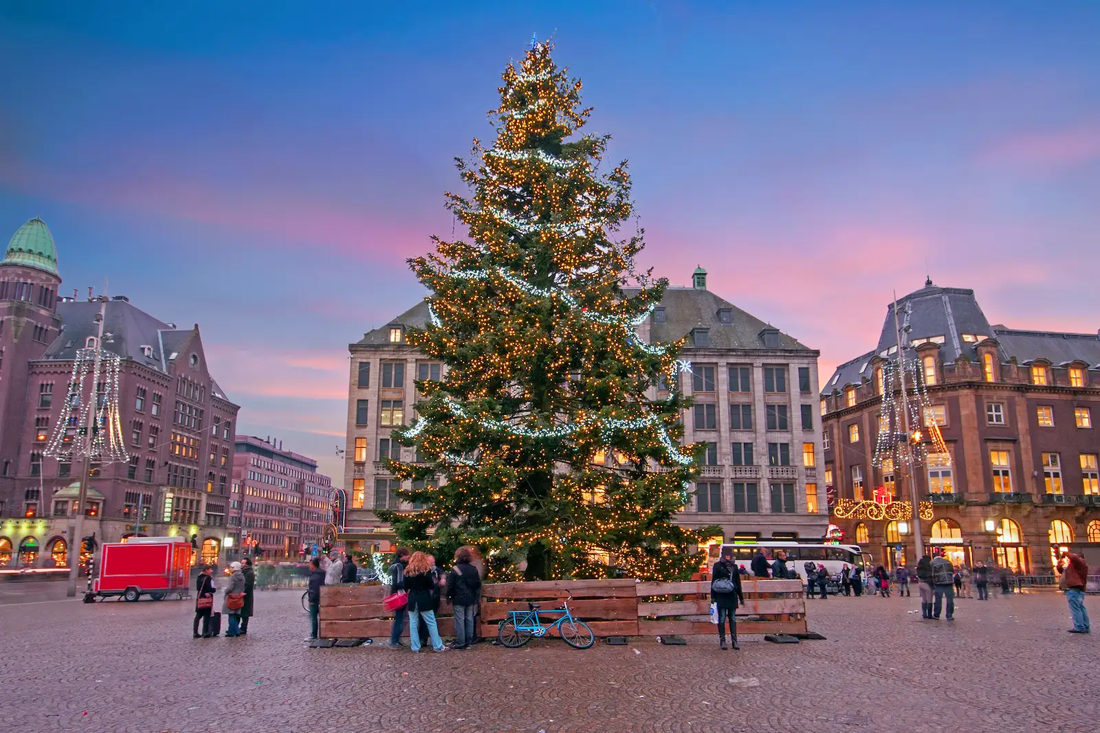 Dove andare a Natale e i viaggi per Capodanno 2026: La guida eDreams